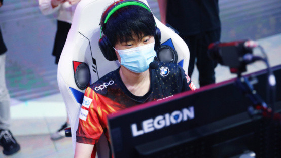 主发挥的能 主发挥的能