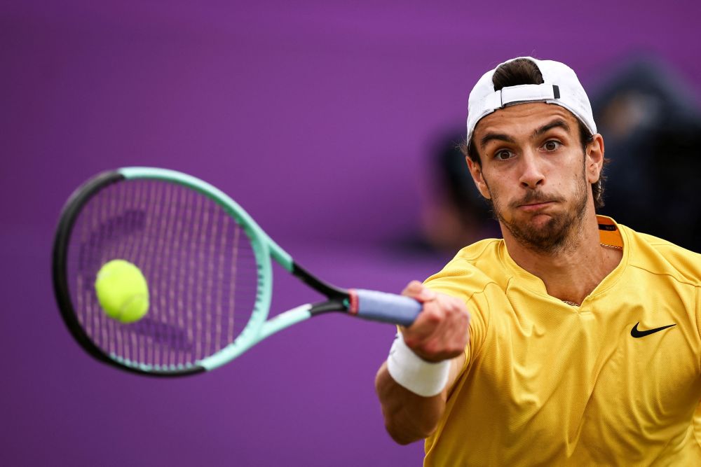 靠高速发球 靠高速发球