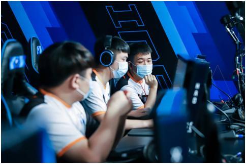 詹姆斯33 詹姆斯33